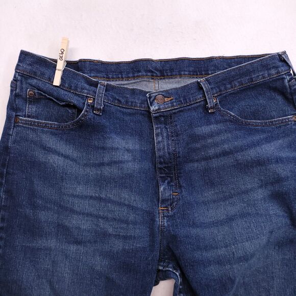 Wrangler Casual Denim Medium Wash Button Zip Jeans Mens Size 38x30 Blue - Picture 1 of 10